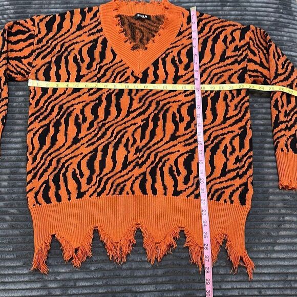 Blue B Tiger Print Knit Sweater Women’s Size S/M - Picture 8 of 8
